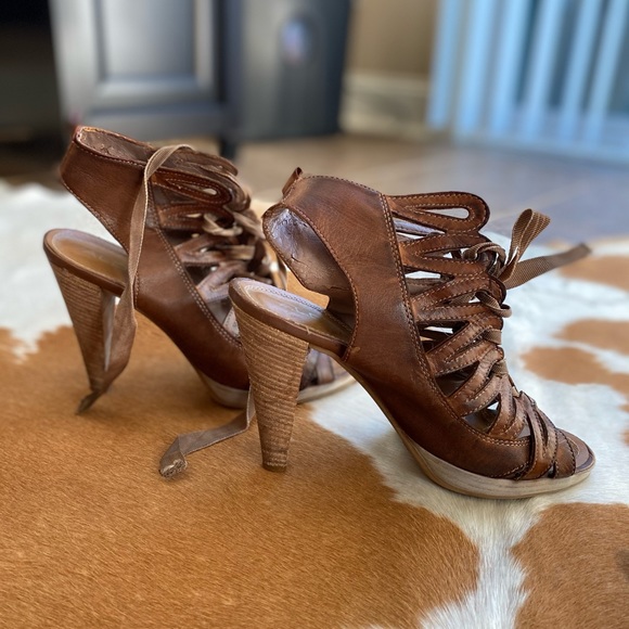 Sexy heels - Picture 2 of 6